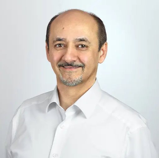 Prof. Amir-Mobarez Parasta — MUNICH EYE Augenzentrum Porträt Prof. Amir-Mobarez Parasta, MUNICH EYE Augenzentrum München.